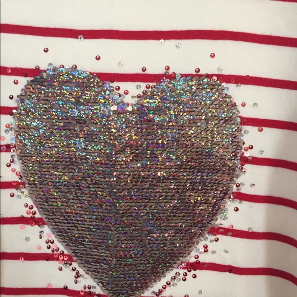 H&M Girl’s long sleeve shirt-“flippy” style heart red & white striped Valentine - Picture 3 of 3